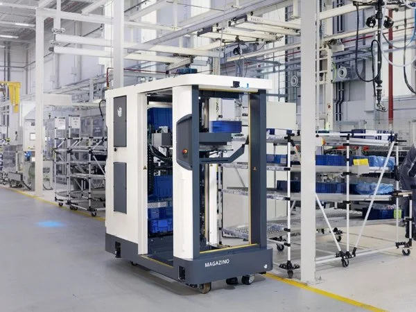 SOTO机器人在MAN生产基地处理Utz的SLC箱