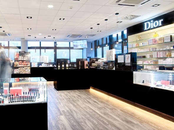 Dior perfume store