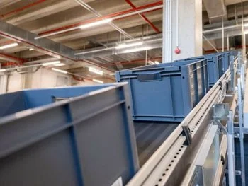 uvex 仓库案例研究:采用 EUROTEC 容器