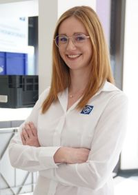 Nadine, our expert for customized packaging
